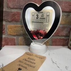 ORİJİNAL TAKVİM YAPRAĞI İLE KALPLİ  SİHİRLİ AYNA